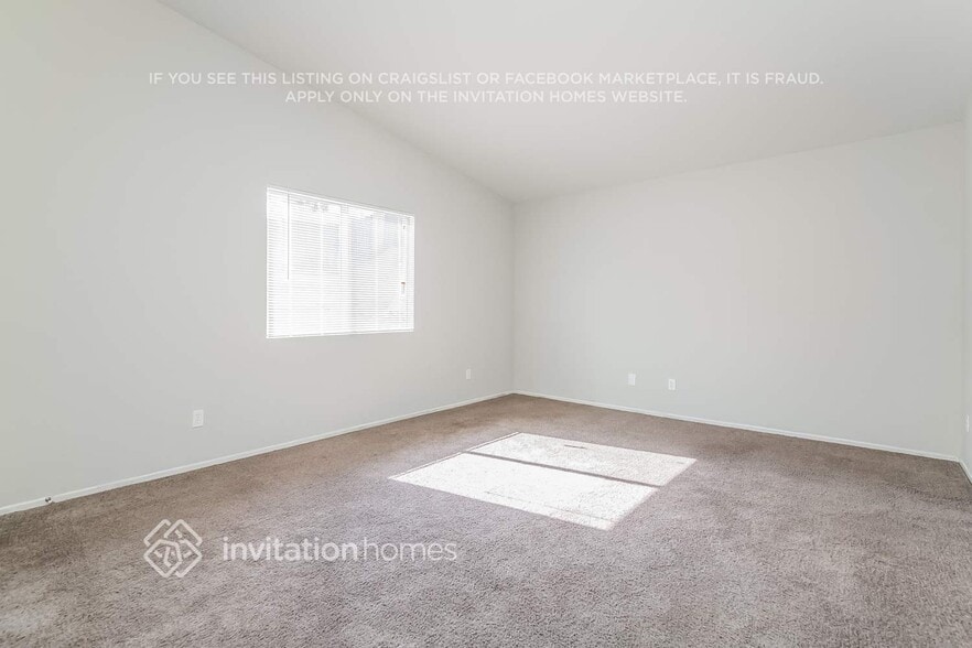 Building Photo - 973 Halfmoon Ct N