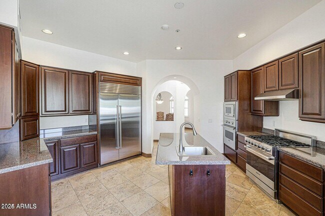 Building Photo - 8171 E Whispering Wind Dr