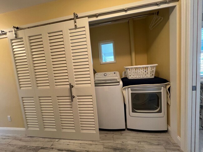 Building Photo - Furnished ** Punta Gorda Isles Vacation Home ** Heated Pool ** Canal / Boat Dock ** $7,500