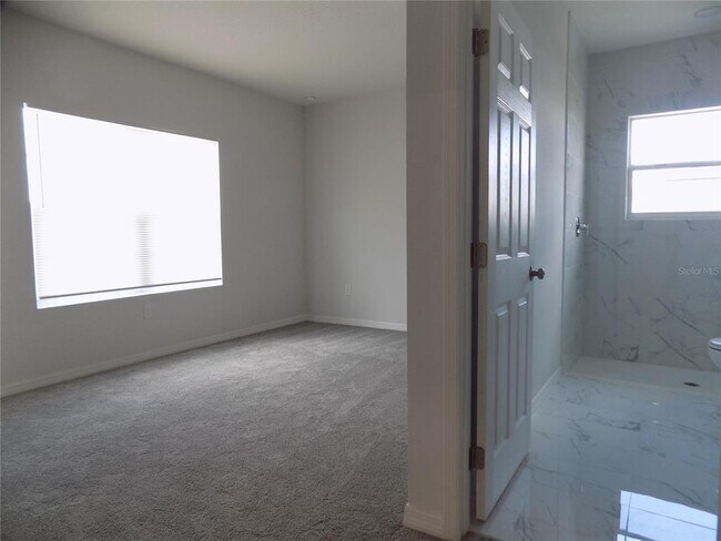 Building Photo - 646 Desmoines Ct