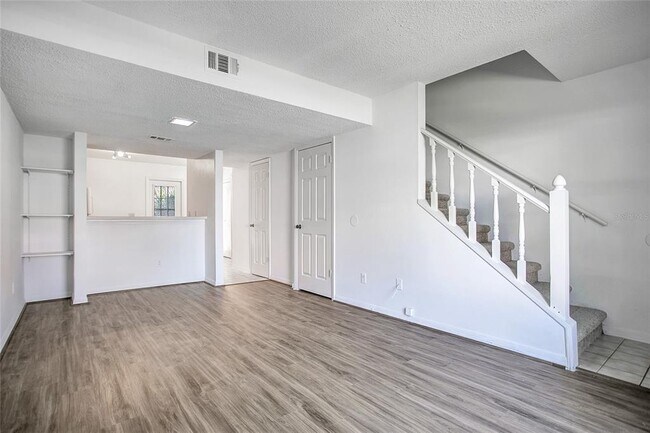 Building Photo - 2727 Gray Fox Ln