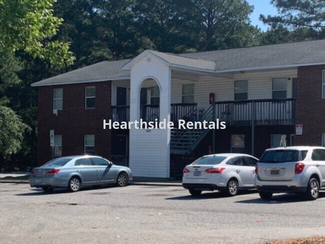 Primary Photo - **2 Bedroom 1 Bath Apartment Near Pitt Com...