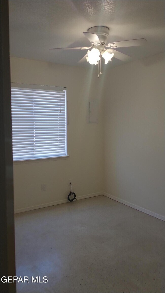 Building Photo - 5728 Dalhart Dr