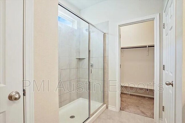 Building Photo - 405 Coba St