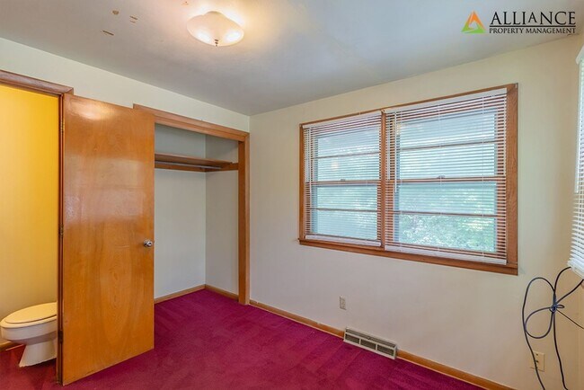 Building Photo - Houston St. 1725 -27