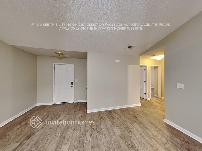 Building Photo - 290 Hunters Chase