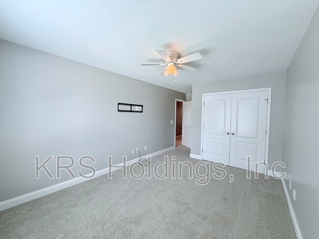 Building Photo - 5810 Spring Glen Lane