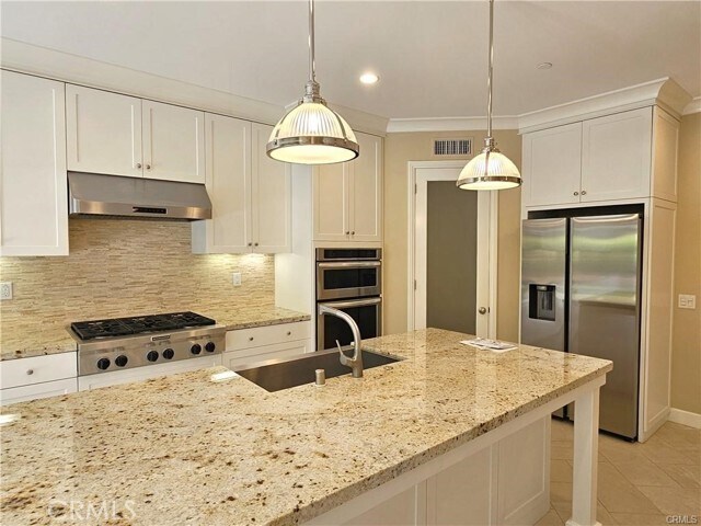 Building Photo - 63 Rustic Charm