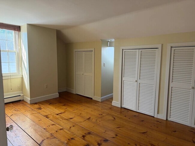 Building Photo - 9 Charles St