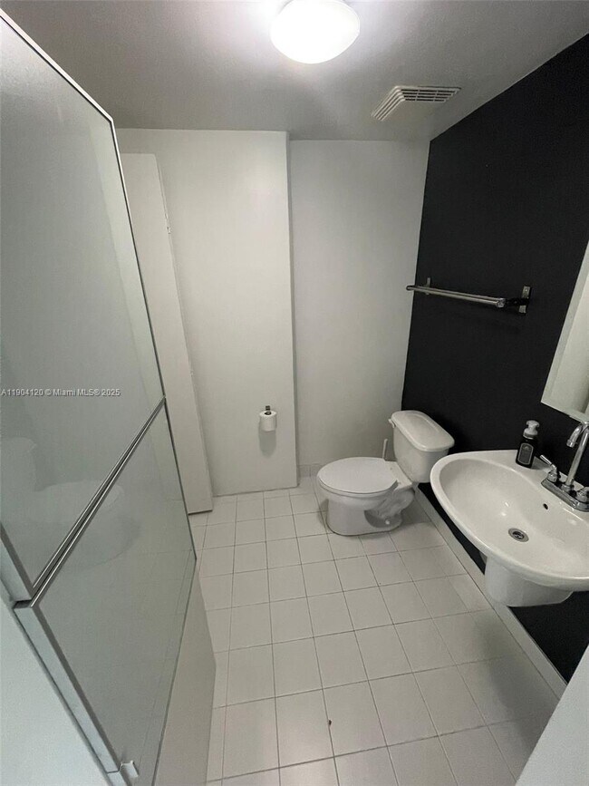 Building Photo - 690 SW 1st Ct