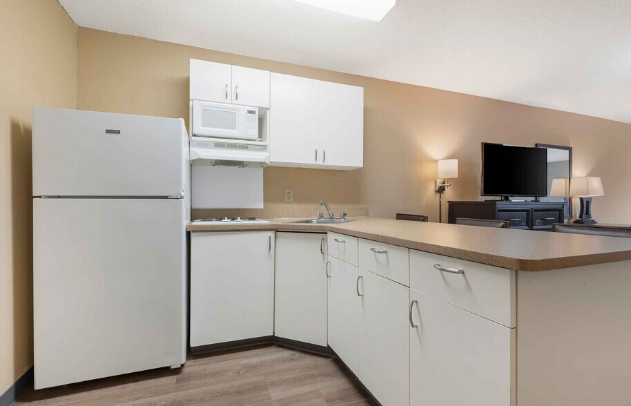 Building Photo - Furnished Studio-Austin - Northwest - Lakeline Mall