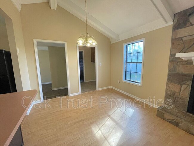 Building Photo - 103 Cambell Ct