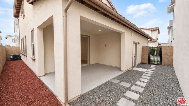 Building Photo - 6972 Calla Lily Dr
