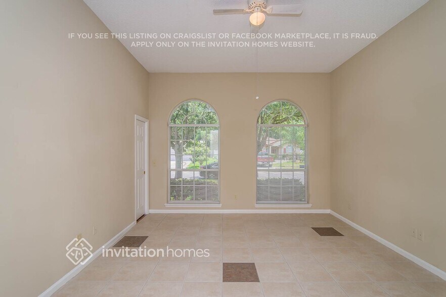 Building Photo - 12180 Silver Saddle Dr