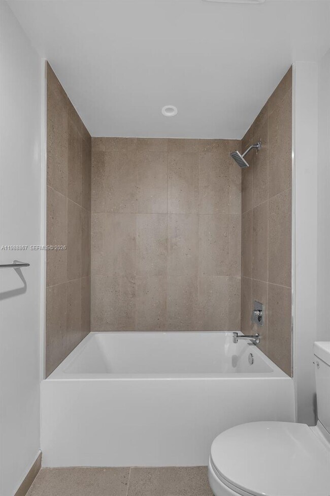 Building Photo - 601 N Miami Ave