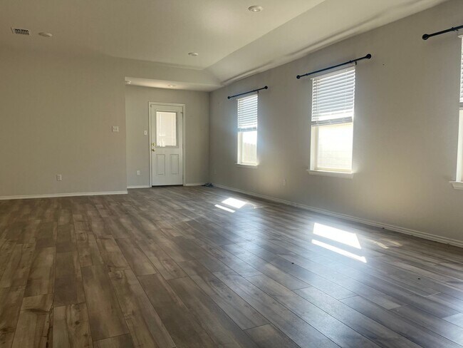 Building Photo - Rental Home In Excellent Condition