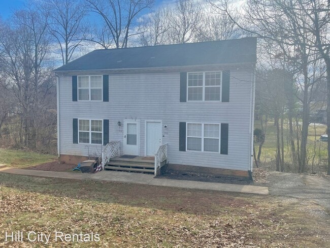 Primary Photo - 3 br, 1.5 bath House - 916 Grand Arbre Drive