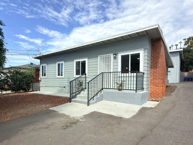Building Photo - Beautifully Remodeled 3-Bedroom Home Near Downtown Vista