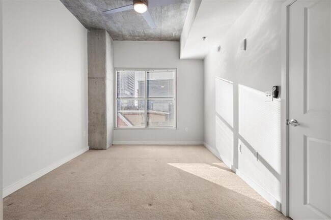 Building Photo - 250 Pharr Rd NE