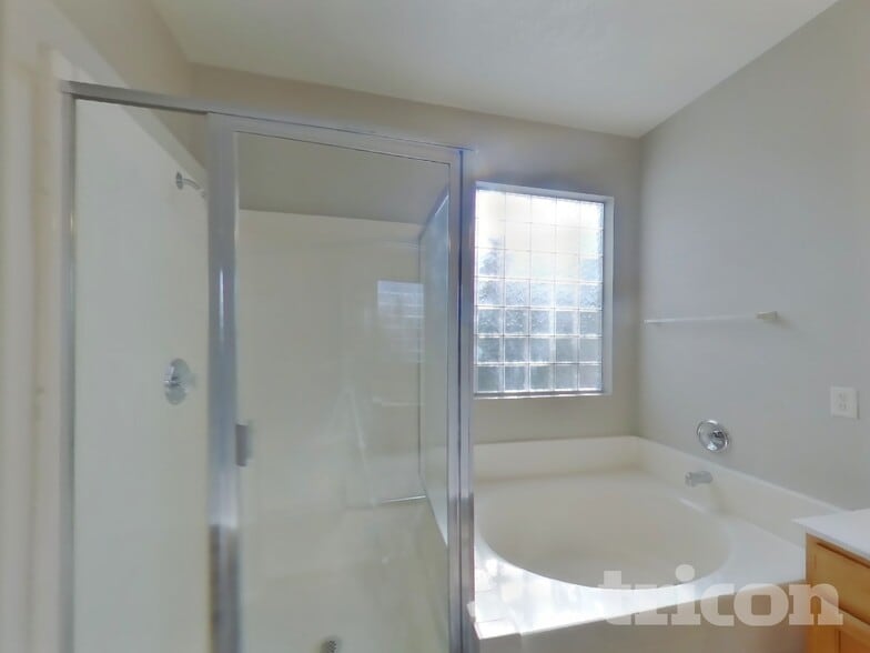 Building Photo - 2907 Extravagant Ave