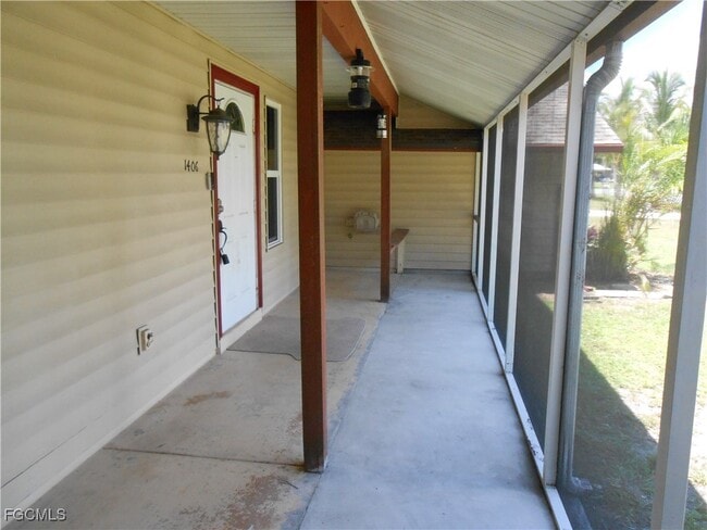 Building Photo - 1406 Alwynne Dr S
