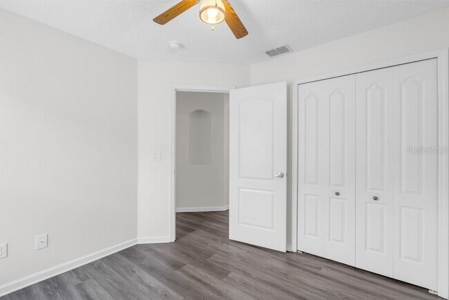 Building Photo - 15746 Autumn Glen Ave