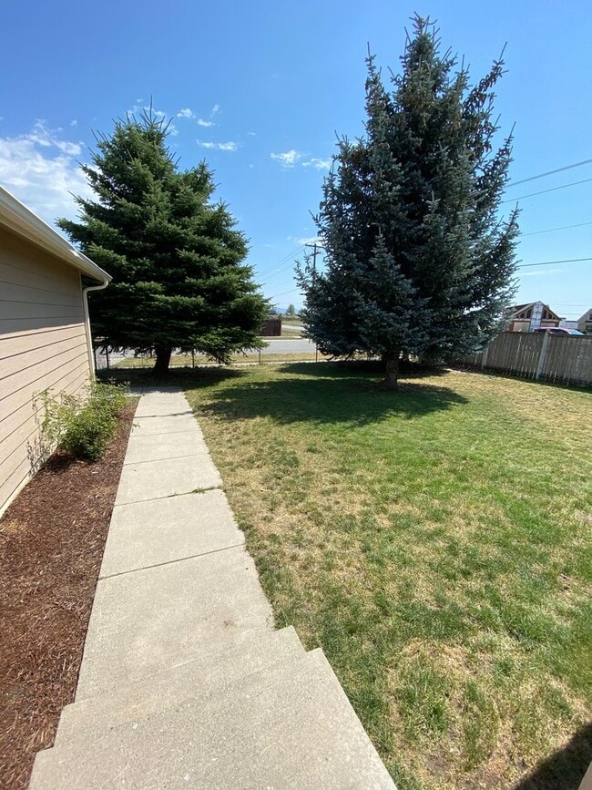 Building Photo - SINGLE FAMILY HOME ON STEVENS (RPM#40)
