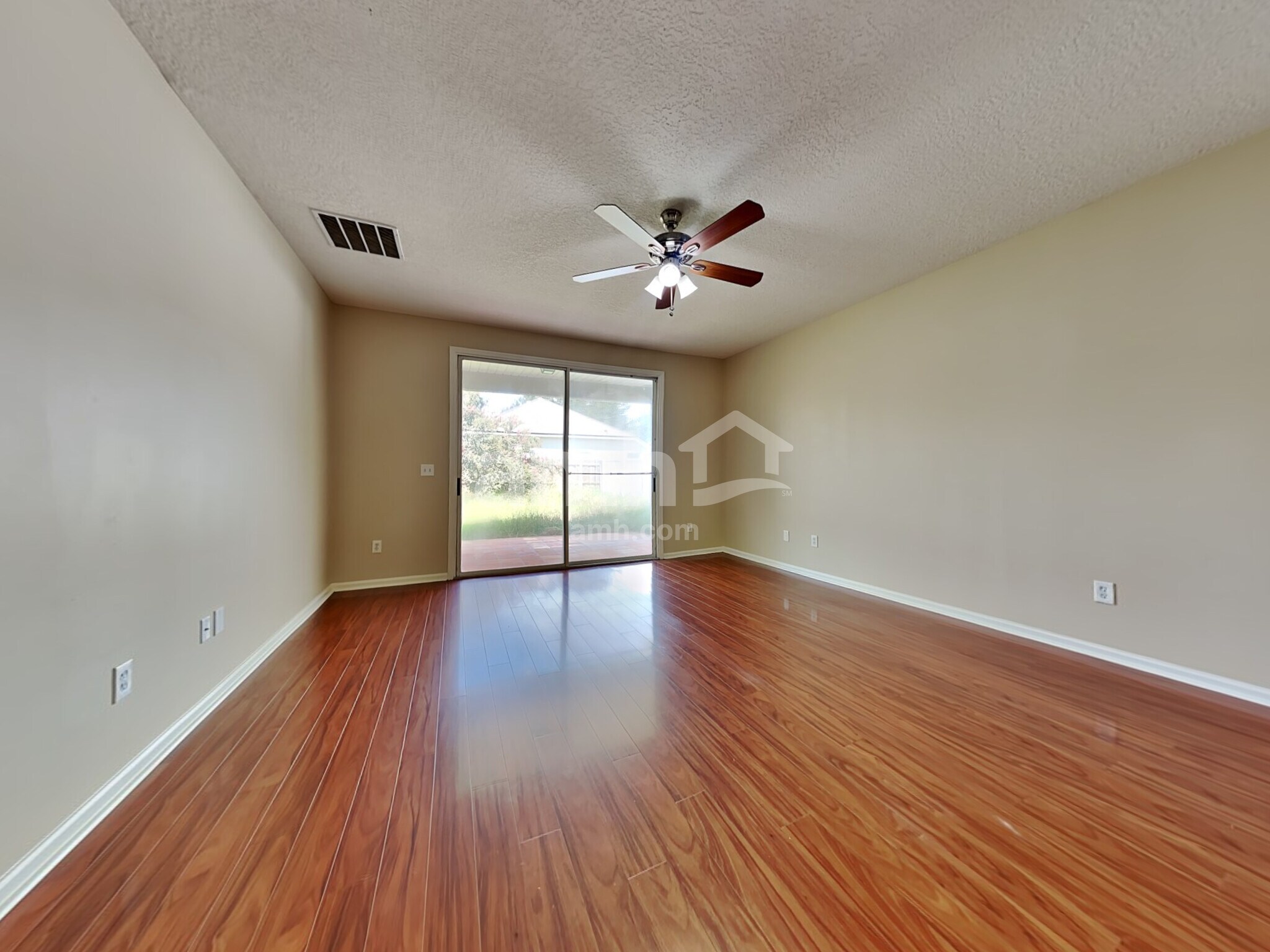 Building Photo - 658 Southland Ln