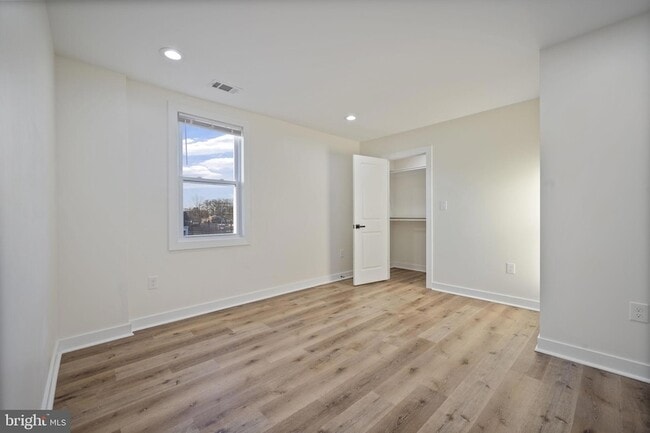 Building Photo - 555 S Marlyn Ave