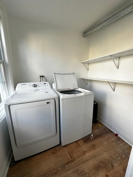 Laundry Room - 2451 N Monticello Ave
