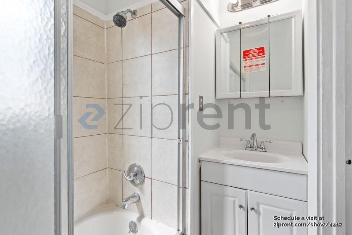 Building Photo - 5210 Sacramento Ave