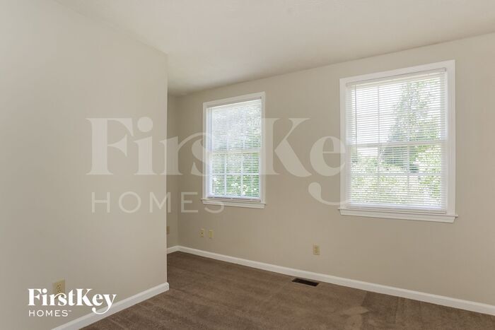 Building Photo - 155 Beaverwood Ln