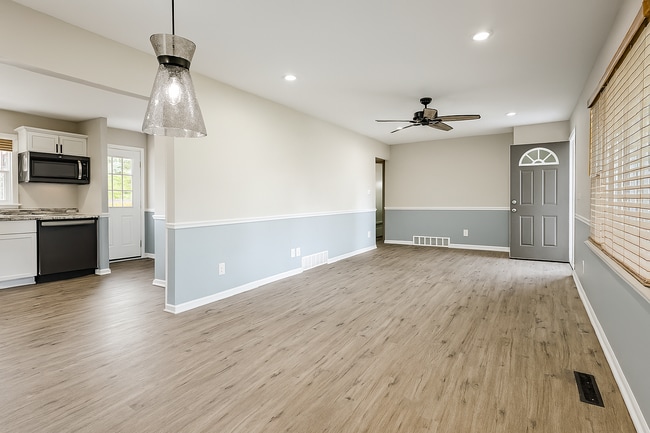 Building Photo - 1711 Beach Rd