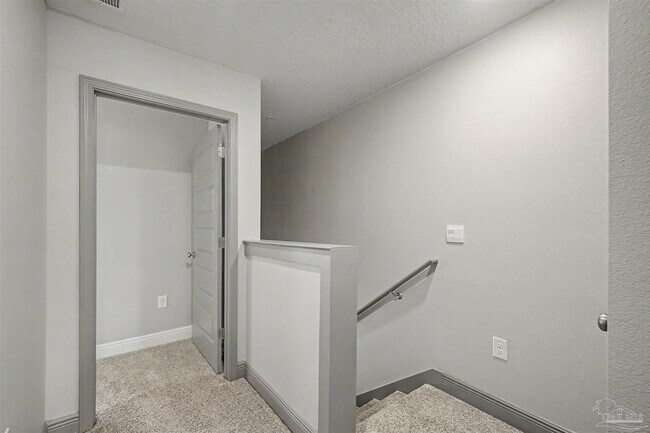 Building Photo - 9055 Golden Eye Dr