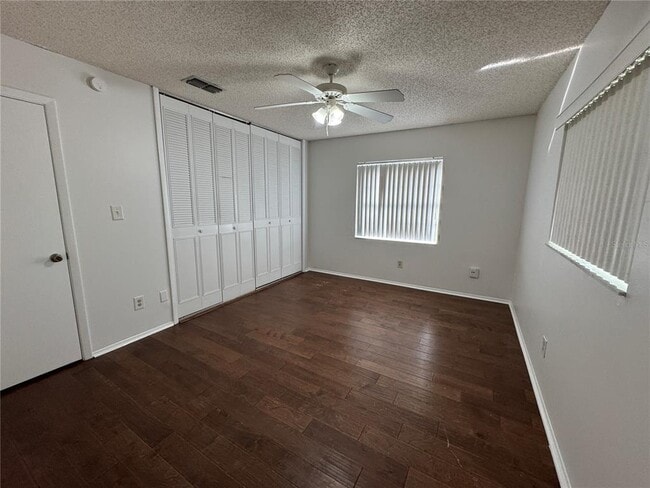 Building Photo - 547 Pigeon Cir