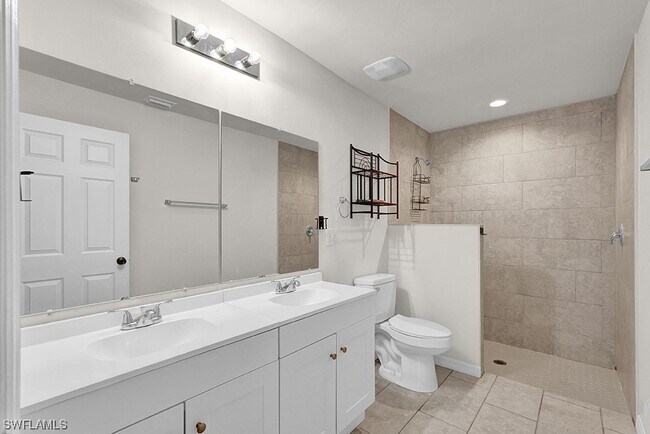 Building Photo - 3910-3912 Southwest 15th Pl-