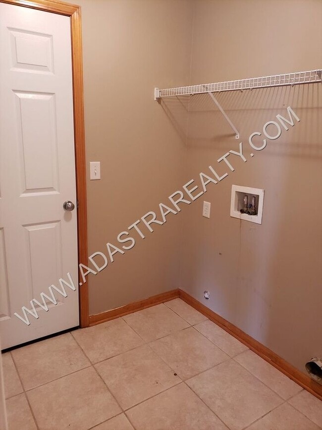 Building Photo - MOVE IN SPECIAL!! Beautiful Ranch Duplex in Edgerton-Available NOW!! MOVE IN SPECIAL $300 OFF 2nd...