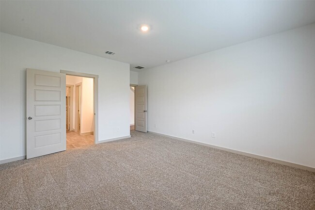 Building Photo - 250 John House Ln