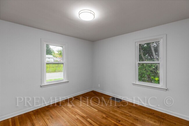 Building Photo - Charming 3-Bedroom Home with Walkout Basem...