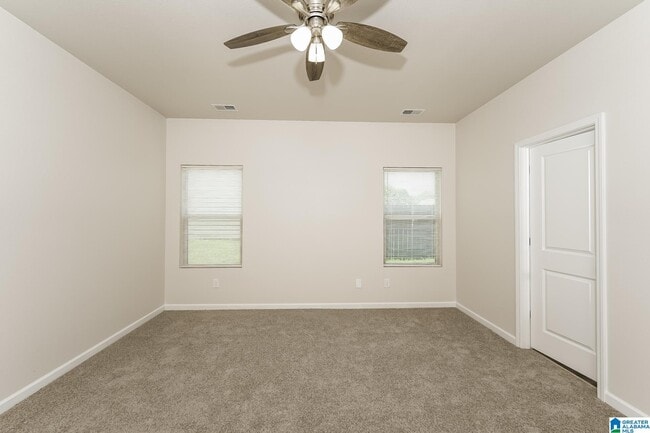Building Photo - 950 Clover Cir