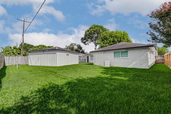 Building Photo - 5439 Lymbar Dr