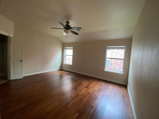 Building Photo - Great location, nice community! Won't last...