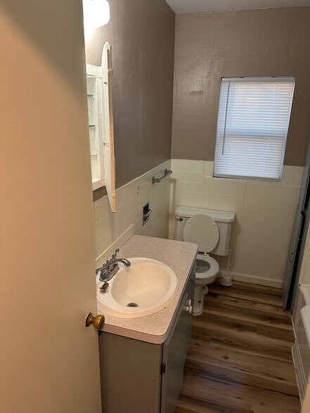 Building Photo - 516 N 5th Ave