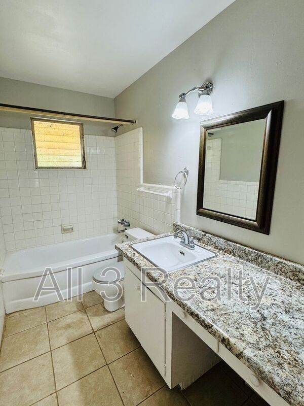 Building Photo - 1311 Marlowe Dr