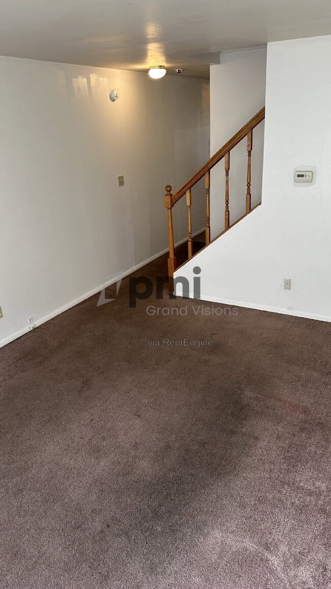 Building Photo - 1616 University Dr