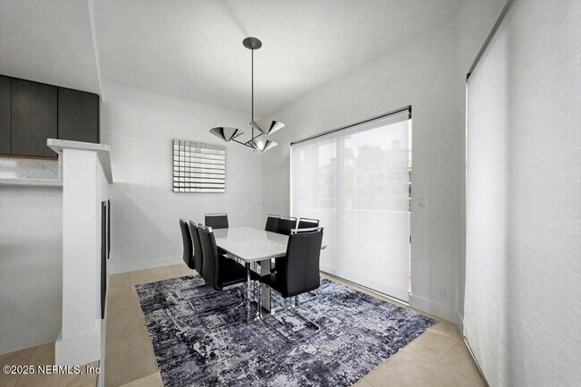 Building Photo - 739 Spinnakers Reach Dr