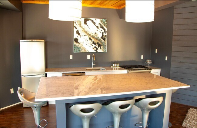 Building Photo - 119 St Davids Pl