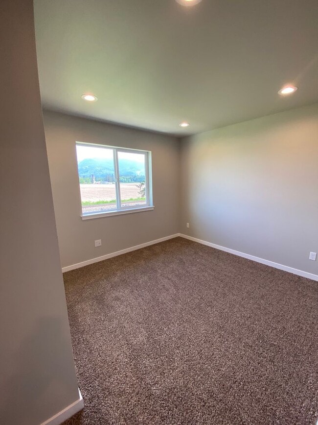 Building Photo - 1418 Nooksack Rd