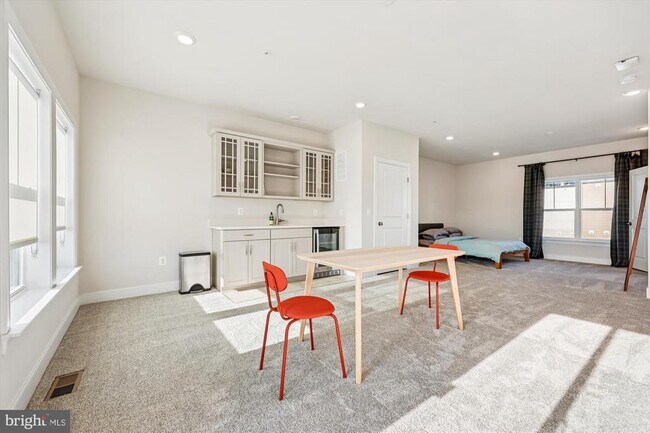 Building Photo - 107 Armstrong Pl