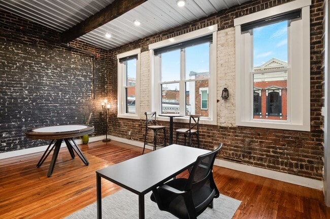 Building Photo - 124 Strawberry Alley